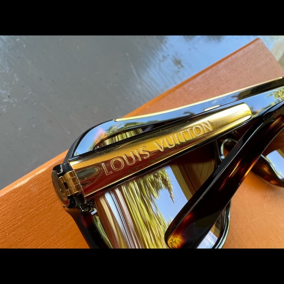 Louis Vuitton Men Z0350W Sunglasses - Picture 10 of 14